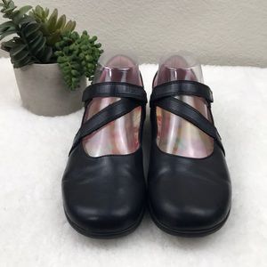Petasil “Beth” Black Leather Shoes sz39